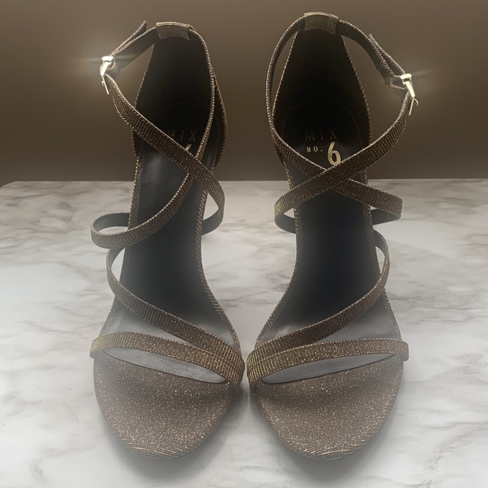 Gold heel, size 9, like new condition,